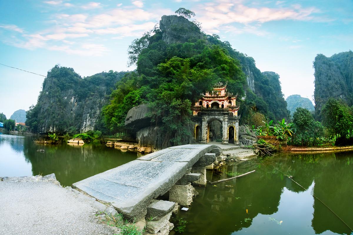 Bái Đính – Tràng An – Hang Múa 1 Ngày – Trọn Vẹn Ninh Bình