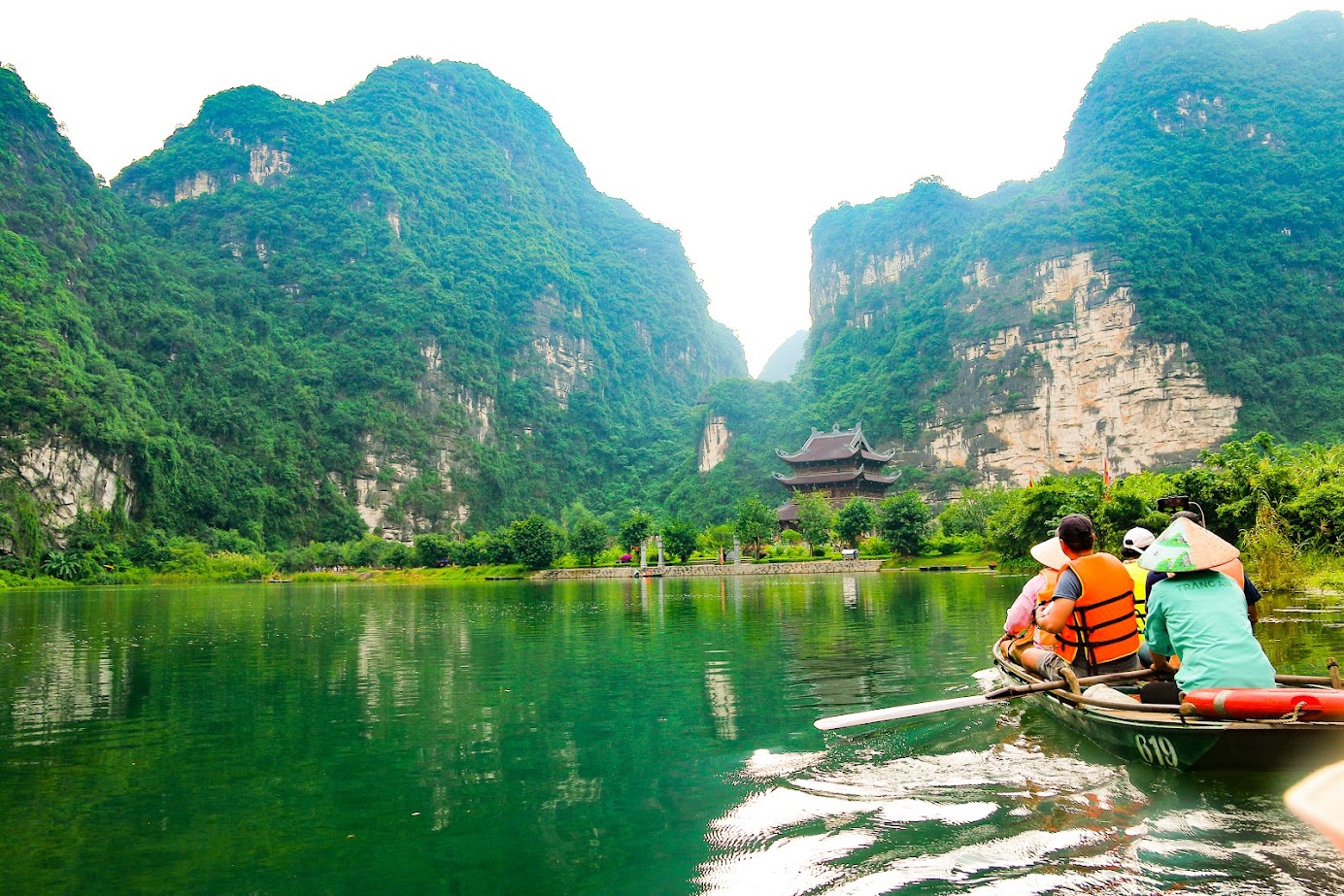 Bái Đính – Tràng An 1 Ngày – Hành Trình Về Miền Di Sản