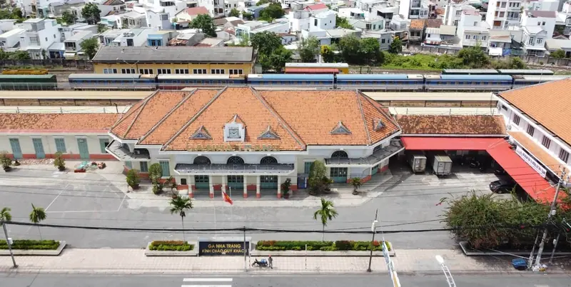 https://cdn.dulich24h.comGa Nha Trang – Cửa ngõ thành phố biển