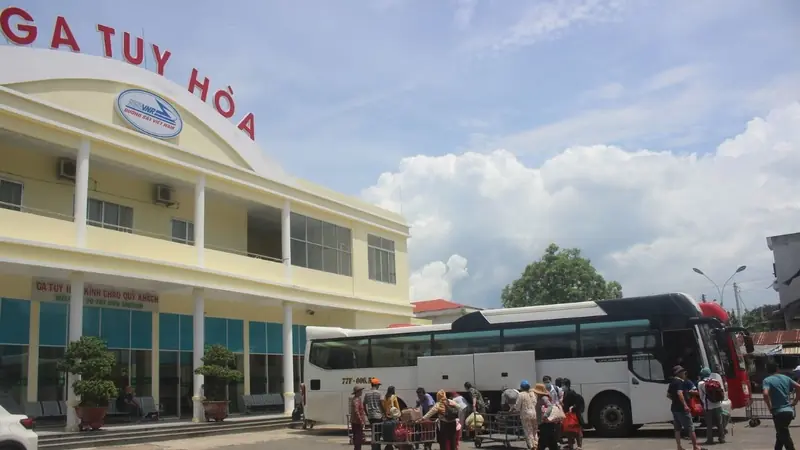https://cdn.dulich24h.comDu lịch Phú Yên bằng tàu hỏa – Từ Sài Gòn đến xứ hoa vàng cỏ xanh