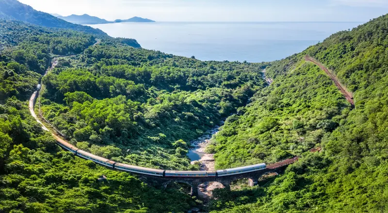 https://cdn.dulich24h.comKinh nghiệm du lịch bằng tàu hỏa ở Việt Nam 2025