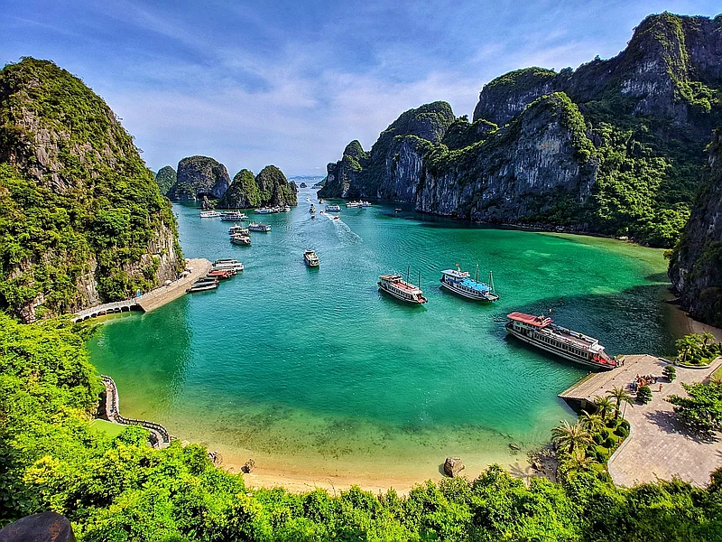 Hạ Long 1 Ngày – Sửng Sốt – Titop – Hang Luồn