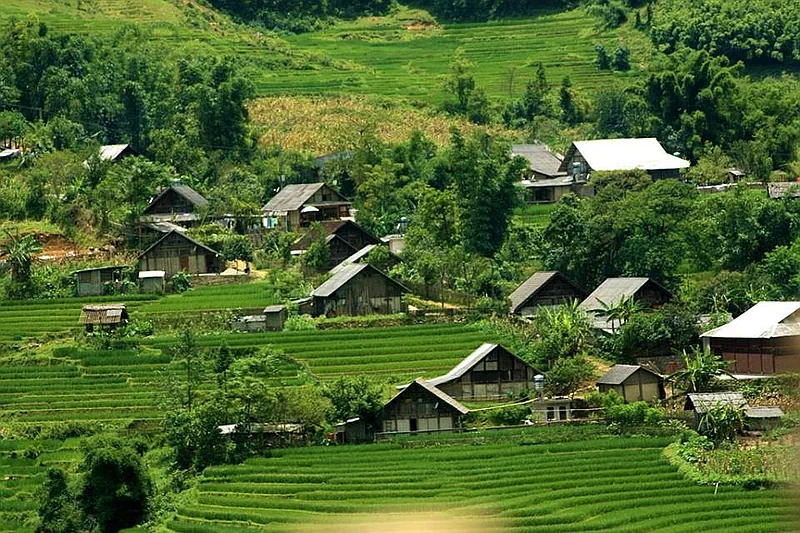 https://cdn.dulich24h.comDu lịch Lạc Sơn (Hòa Bình): Miền đất Mường với hang động và lễ hội đặc sắc