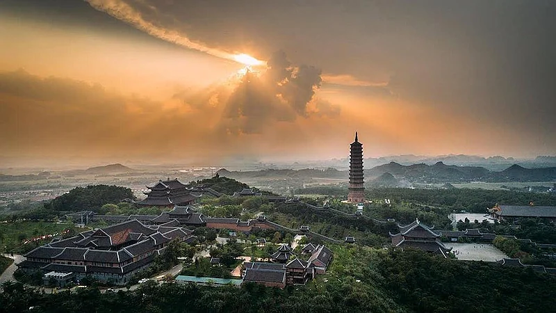 Ninh Bình 2 Ngày 1 Đêm – Hoa Lư – Tam Cốc – Bái Đính – Tràng An
