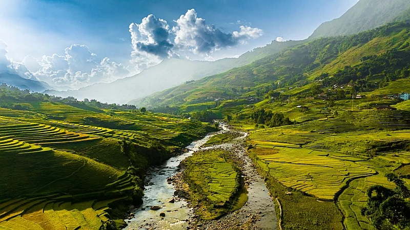 https://cdn.dulich24h.comCẩm nang du lịch thành phố Lào Cai: Cửa ngõ biên giới, đền Thượng và nhịp sống sông Nậm Thi