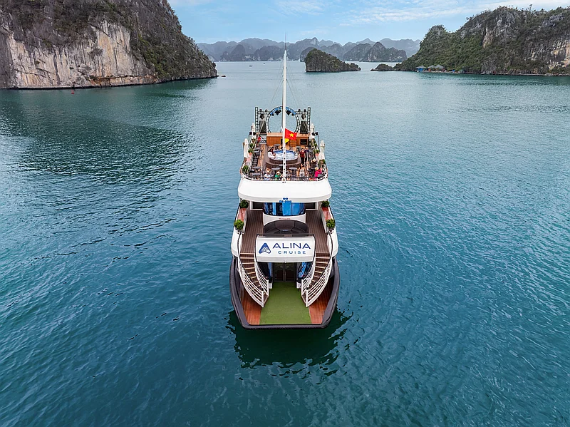 https://cdn.dulich24h.comCẩm nang du lịch Quảng Ninh 2025 – Hạ Long kỳ quan, Yên Tử linh thiêng và biển đảo hoang sơ