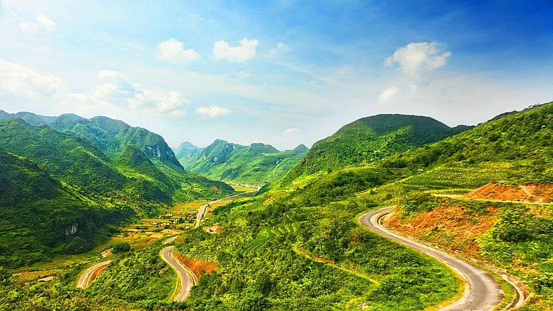 https://cdn.dulich24h.comCẩm nang du lịch đèo Khau Phạ (Yên Bái): Một trong tứ đại đỉnh đèo và điểm bay dù lượn mùa vàng