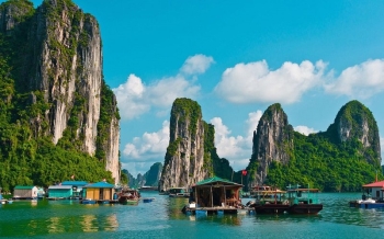 Hạ Long 2 Ngày 1 Đêm – Ngủ Đêm Du Thuyền, Kayak & Câu Mực