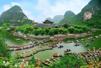 Ninh Bình 2 Ngày 1 Đêm – Hoa Lư – Tam Cốc – Bái Đính – Tràng An