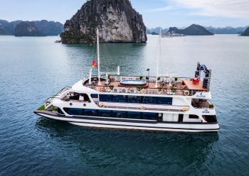 Lan Hạ 2 Ngày 1 Đêm – Hang Sáng Tối & Bãi Ba Trái Đào