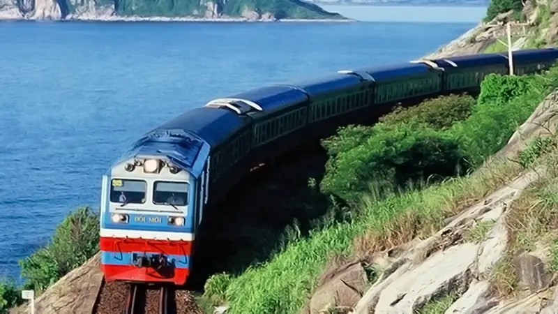 So sánh đi tàu vs xe khách vs máy bay – Khi nào nên chọn tàu?