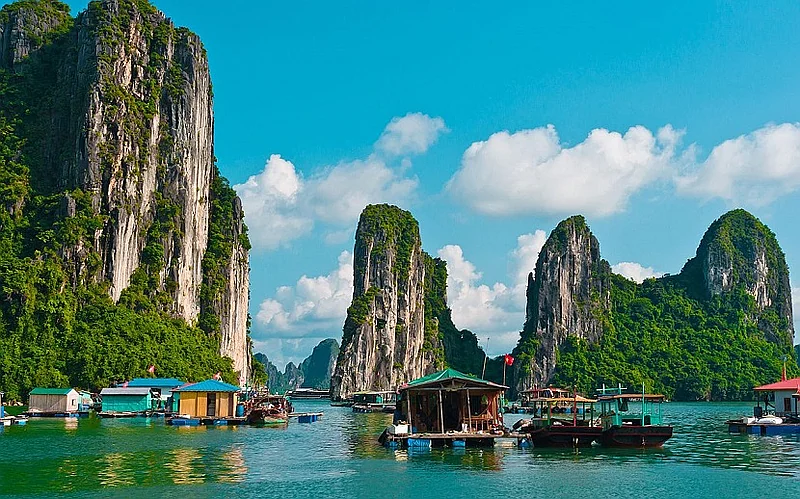 Hạ Long 1 Ngày – Sửng Sốt – Titop – Hang Luồn