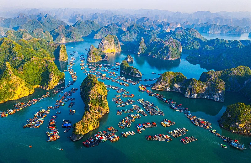 Lan Hạ 2 Ngày 1 Đêm – Hang Sáng Tối & Bãi Ba Trái Đào