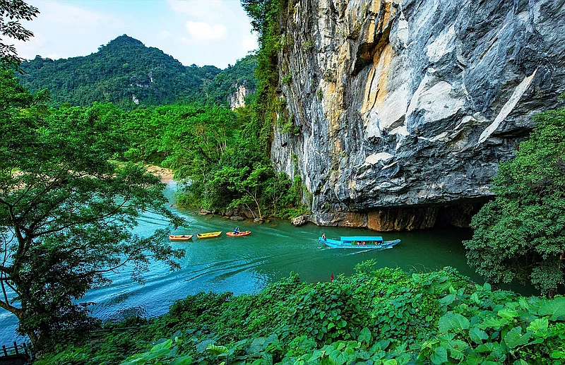 Quảng Bình 1 Ngày – Sông Chày Hang Tối & Suối Nước Moọc
